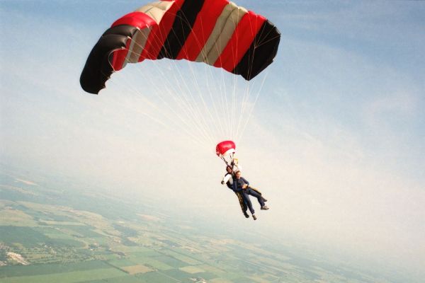 Top conseils pour un saut en parachute sécurisé et passionnant